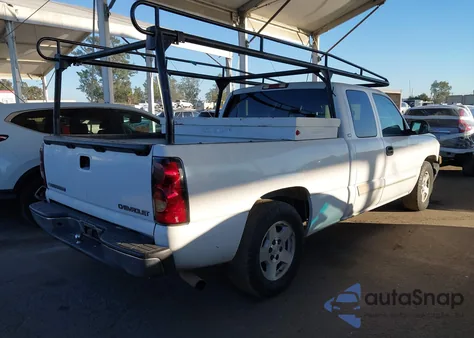 2004 Chevrolet Silverado 1500 Ls z USA, uszkodzony, nr VIN 1GCEC19X44Z256811